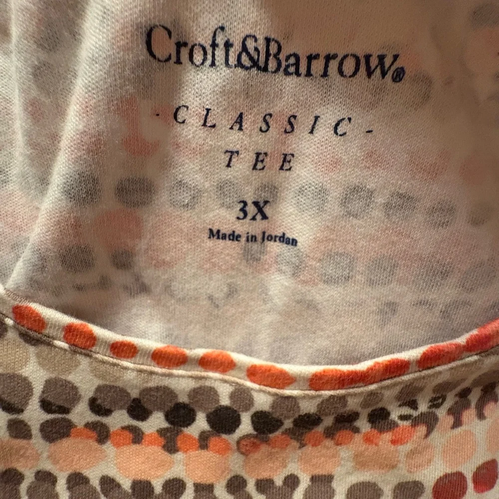 croft & barrow Short Sleeve V-Neck Top in Cream with Orange and Brown Dots - Picture 3 of 3